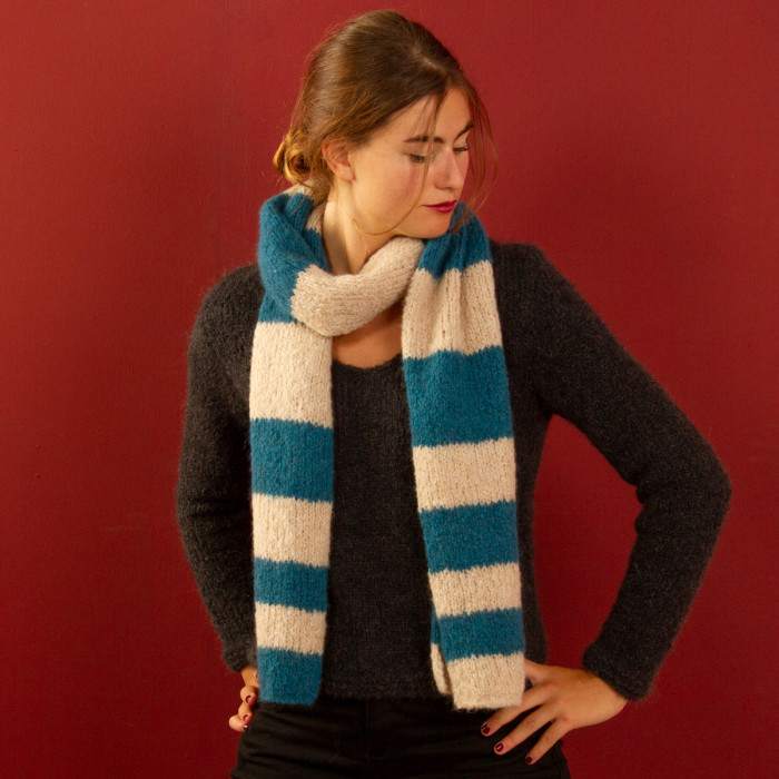 Scarf with crescent stripes