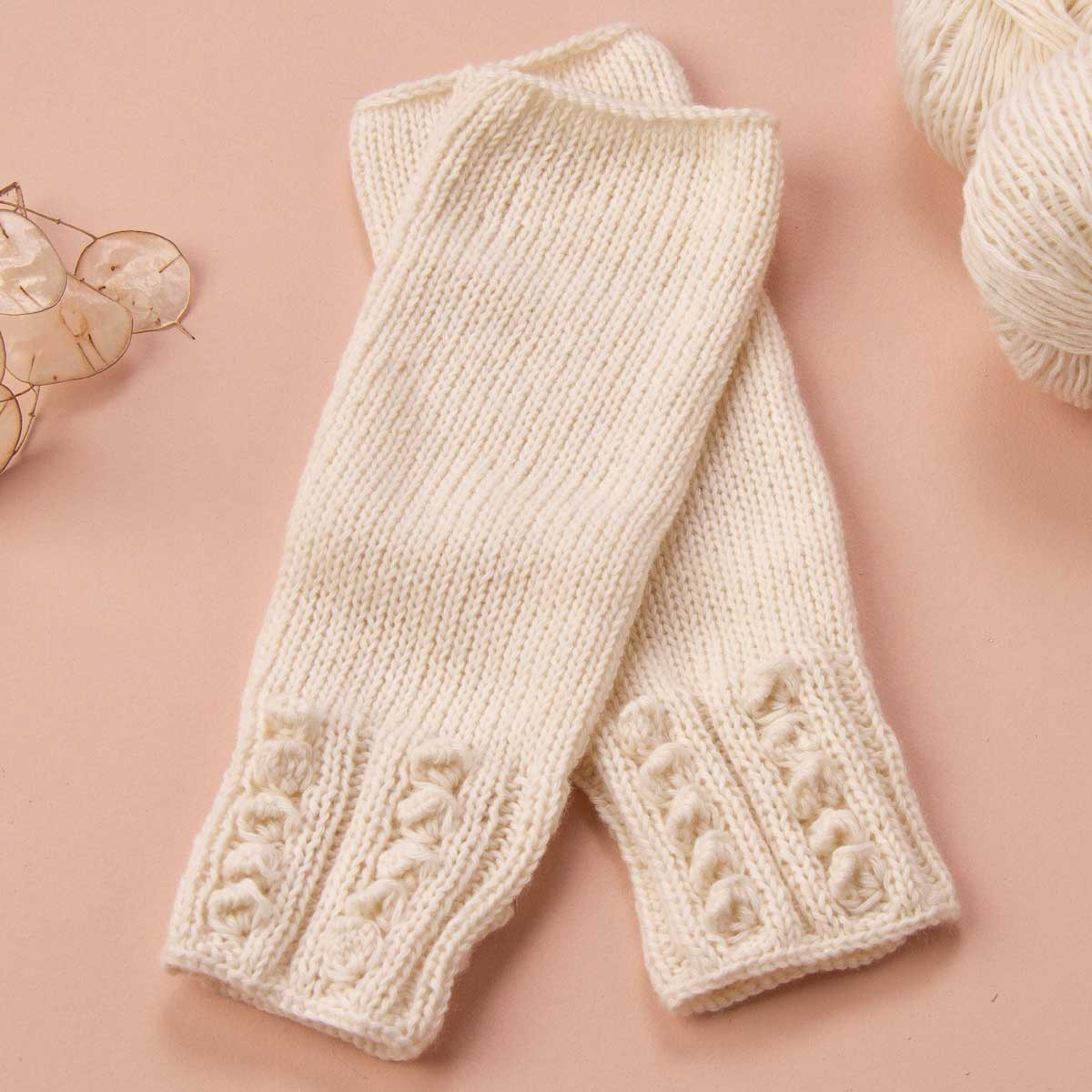Asnelles ready-to-knit Mittens